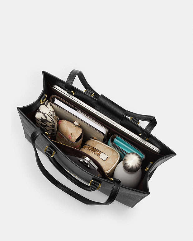 Maggie Tote Bag In Signature Leather